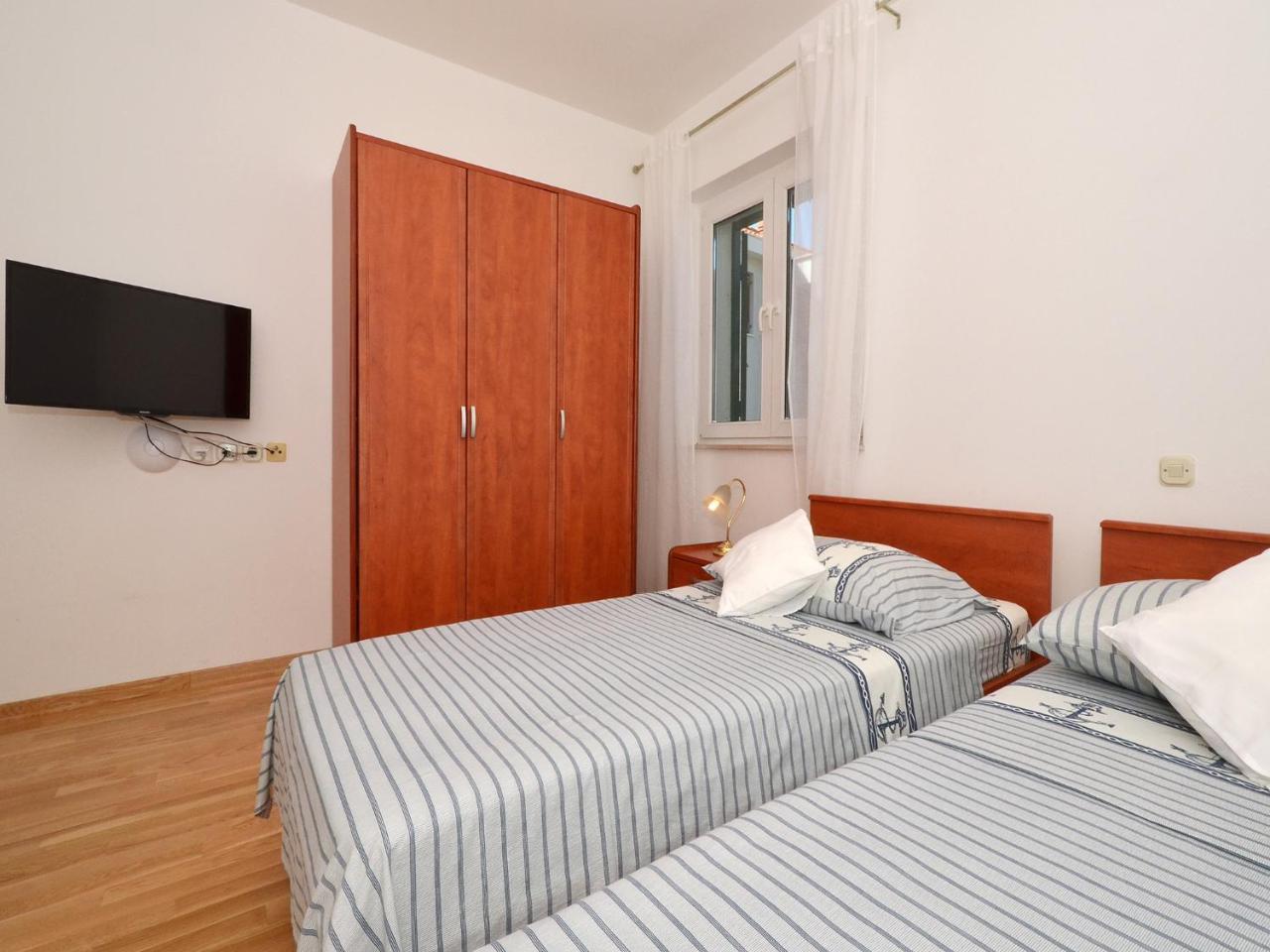 Apartments Nera Podstrana Exterior photo