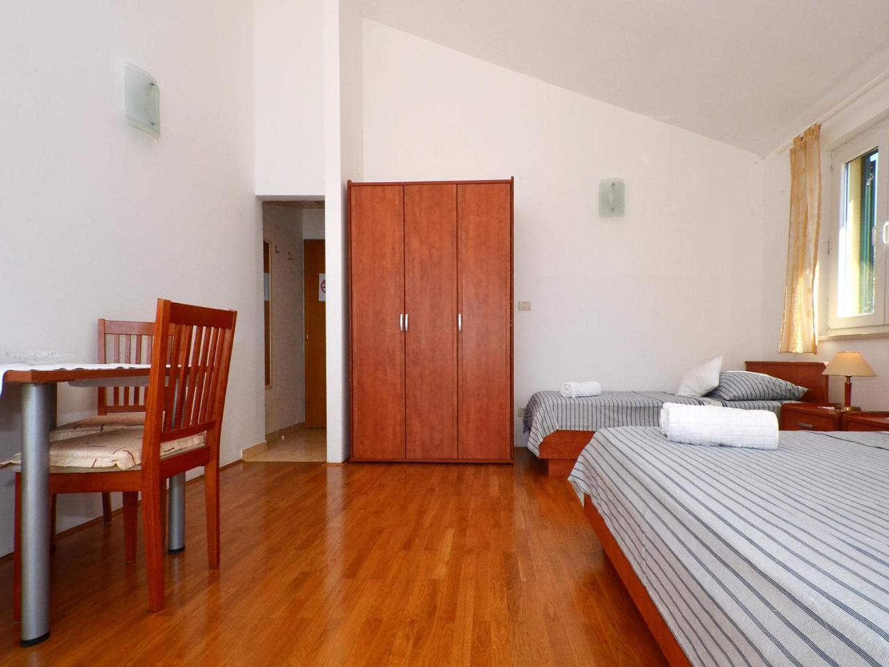 Apartments Nera Podstrana Exterior photo