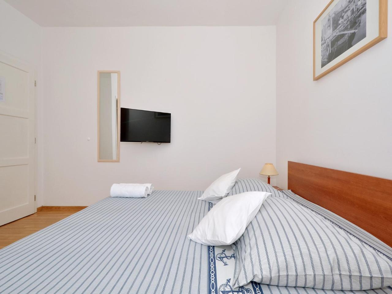 Apartments Nera Podstrana Exterior photo