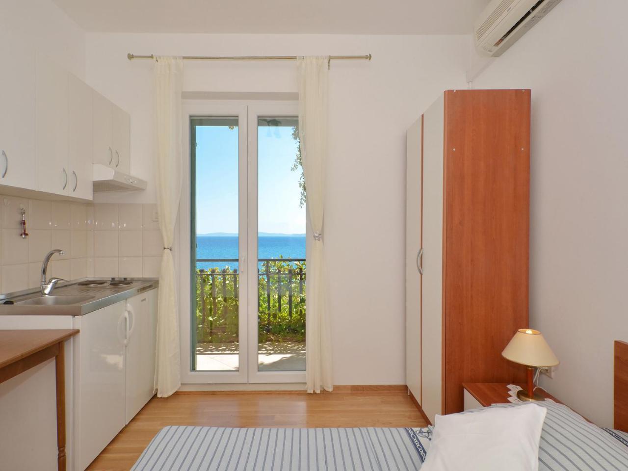Apartments Nera Podstrana Exterior photo